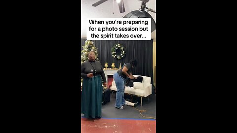 April Braxton & Nicole Dumas McClurkin #scootchallenge something about the Holy Ghost 💃🏽