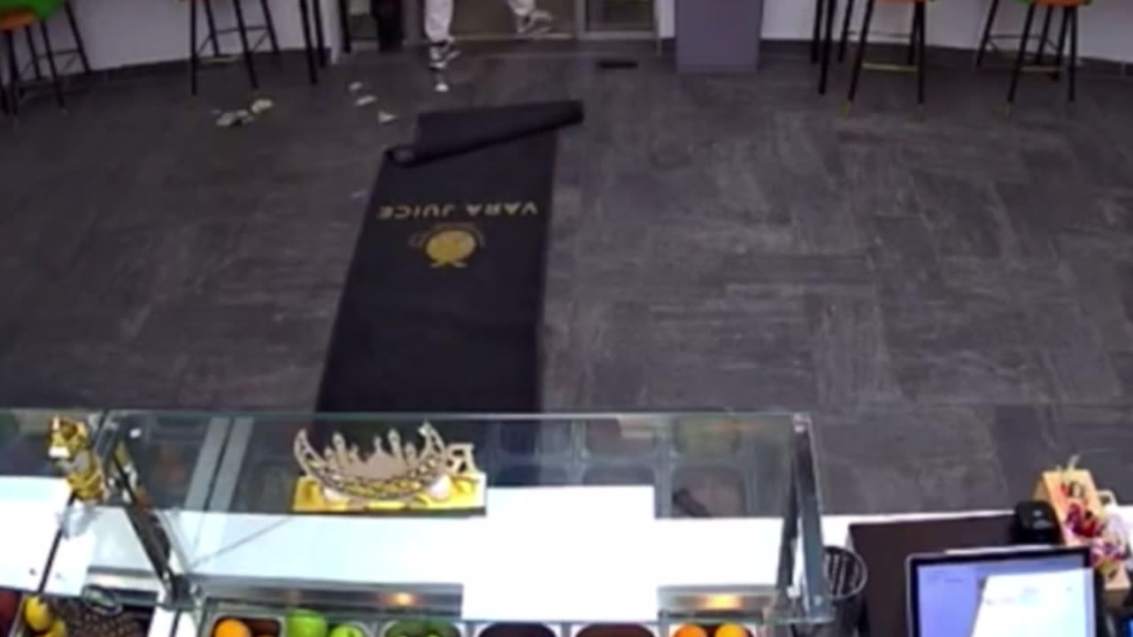 Video shows Michigan Man stopping armed robber inside Vara Juice