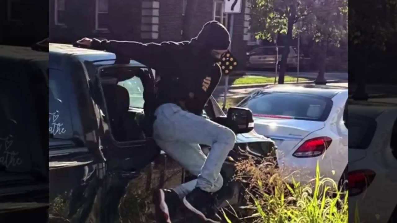 A man was robbed at gunpoint in Minneapolis and is now calling on President Trump