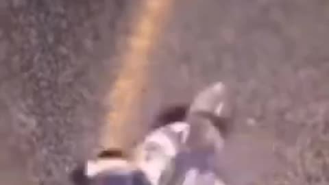 Watch a water droplet transform when exposed to 432Hz healing frequency!!