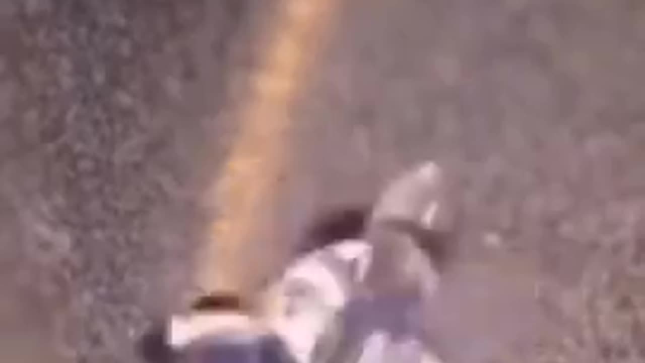 Watch a water droplet transform when exposed to 432Hz healing frequency!!