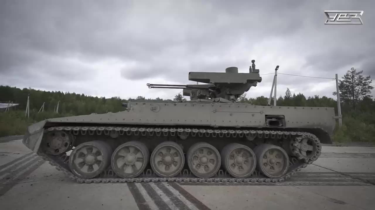 Russian Terminator 2025: It's supposed to protect tanks, but instead it needs help itself