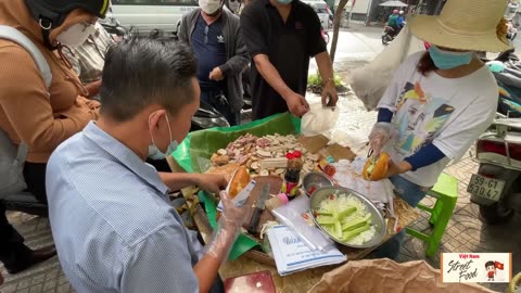 Vietnamese Bánh Mì: From a Street Breakfast to a World’s Top 10 Street Food...!!!