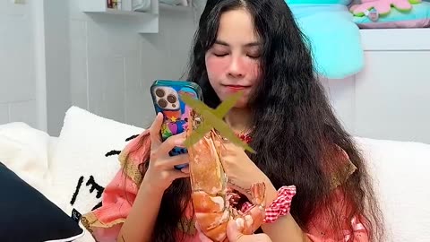 How to feed your GF😱🤤 #shorts #funny