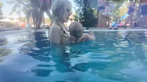 모두의 시선과 관심을 받았던 헝가리 수영장 방문기