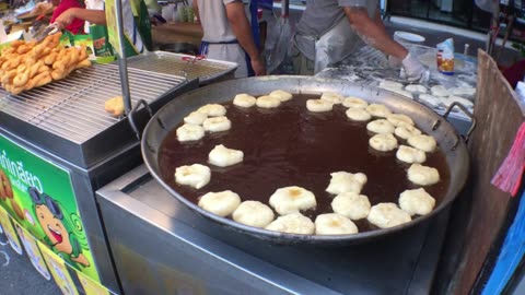 Ultimate Street Food Tour: Sizzling, Crispy & Delicious!