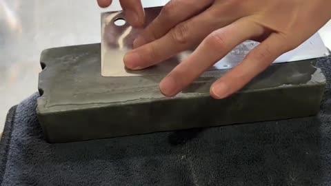 全网保姆级视频教程，厨房小白如何磨出锋利的刀 #省饭课代表 #抖音美食推荐官 #厨房小白 #大学生就业 #我是美食创作者