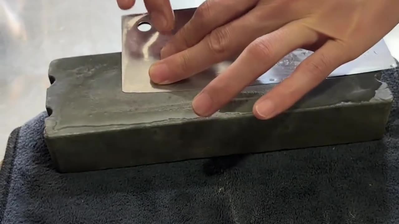 全网保姆级视频教程，厨房小白如何磨出锋利的刀 #省饭课代表 #抖音美食推荐官 #厨房小白 #大学生就业 #我是美食创作者