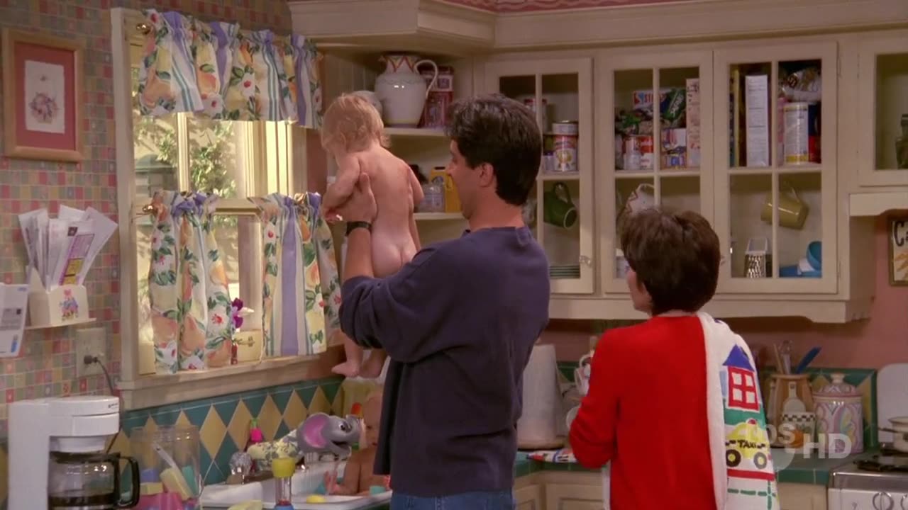 Everybody Loves Raymond S01E02