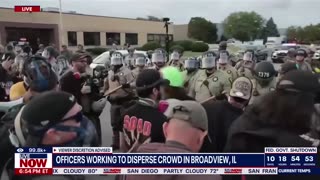 WATCH: ICE Protesters clash with law enforcement in Broadview, Illinois
