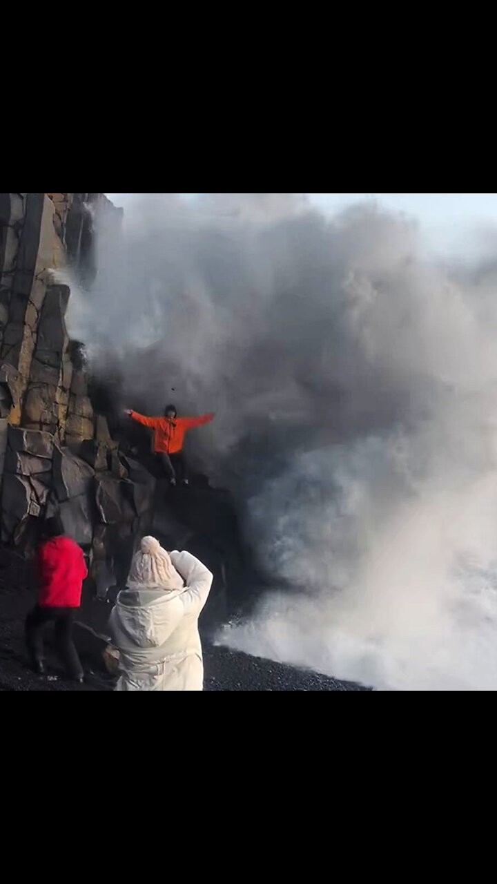 Intento de tomar una foto casi acaba en desgracia