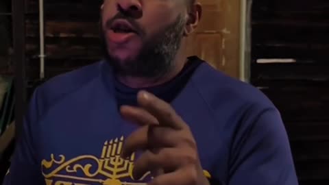 Los latinos y los afroamericanos deben dejar de celebrar las festividades paganas