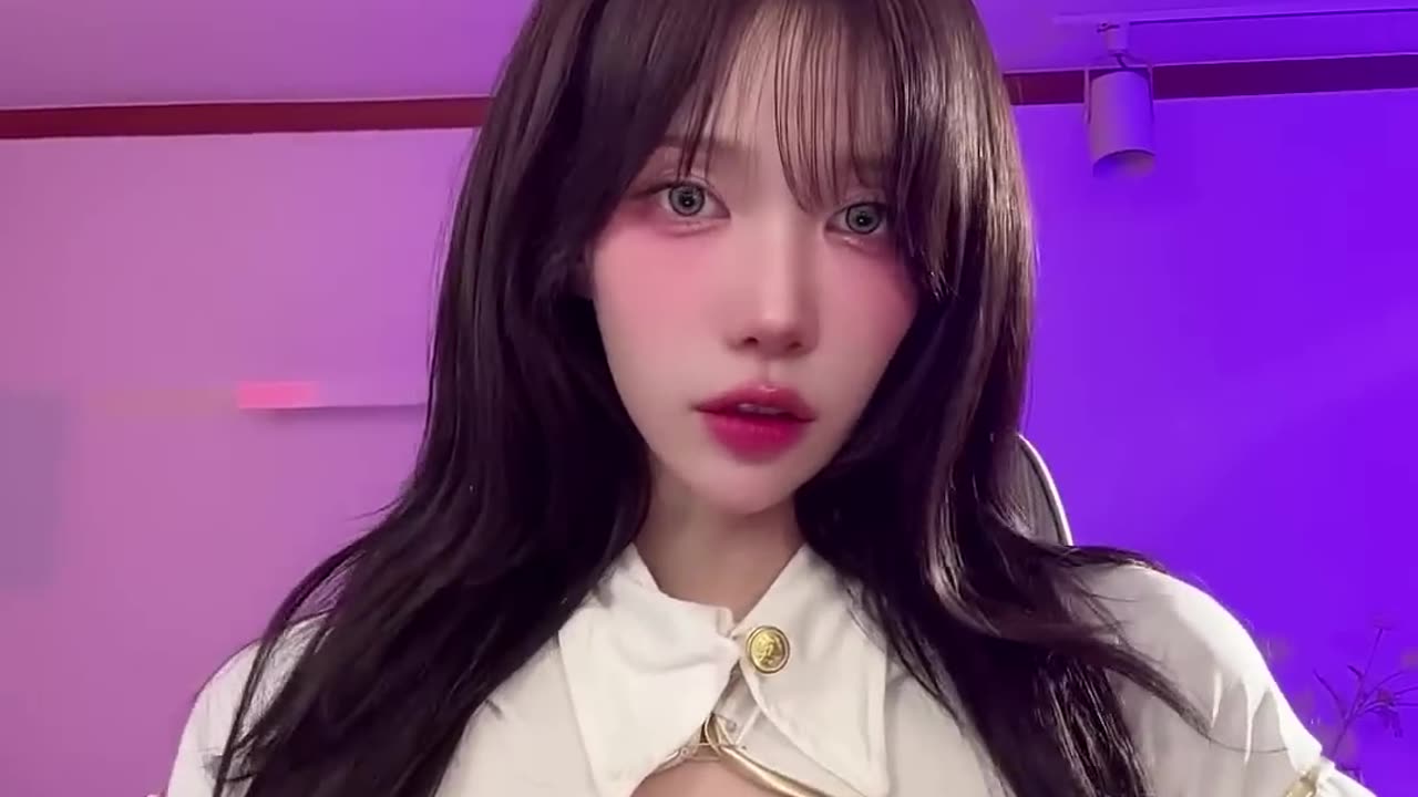 한국 여캠 라면 그릇 둠탁탁 겨우디