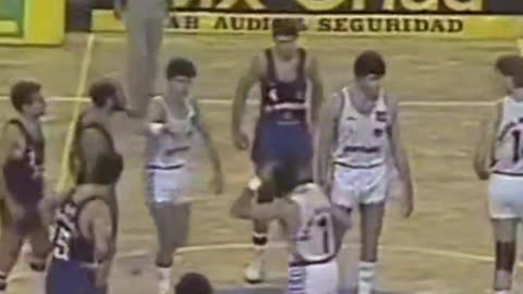 Quintetos iniciales del "Real Madrid vs Barcelona" FINAL COPA DEL REY 1989