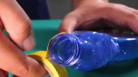 When your vacuum can't reach, this bottle trick saves the day 😎🧽