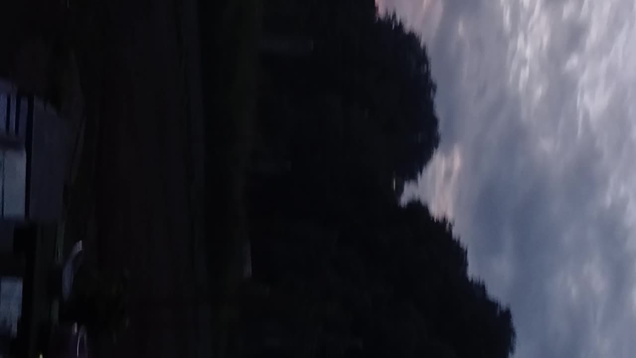 There's a cloud like the statue of liberty's of cloud in the sky statue of liberty's crown meaning..