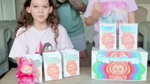 How did she do that #jonathanjoly #shorts #labubu