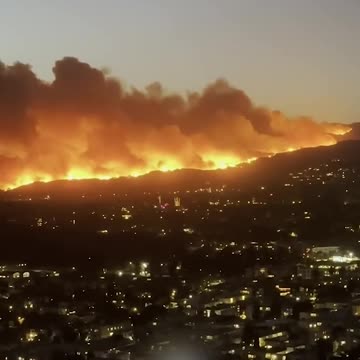 Smoke From Deadly Fires Overtakes Neighborhoods Around Los Angeles