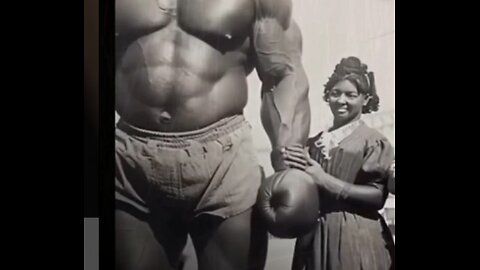 The Extraordinary Journey of Lukas Lakustin: Inside the Life of a 6'10" Bodybuilder
