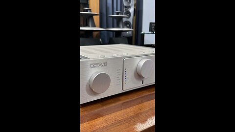 Octave HP700 SE Preamp