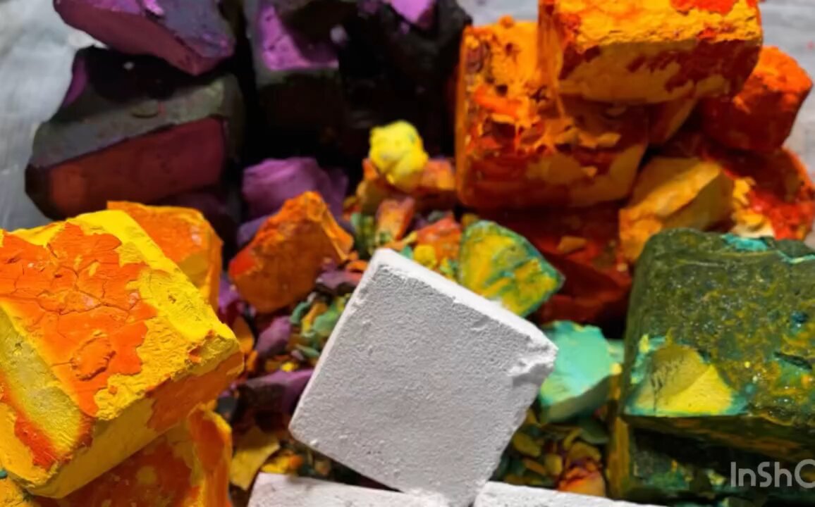 orange🟠 green 🟢 chalk
