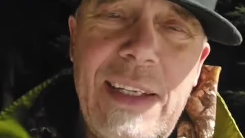 The husband of Savannah Guthrie, Michael Feldman, is/was tied to the CLINTONS…for decades!