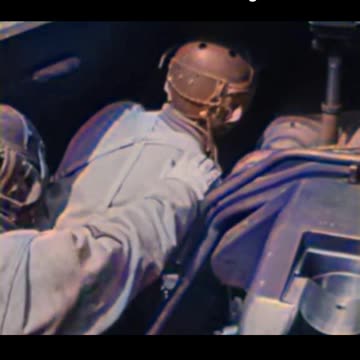 M10 tank crew in training ⚙️ 1942 live drill 🎯 #Colourized