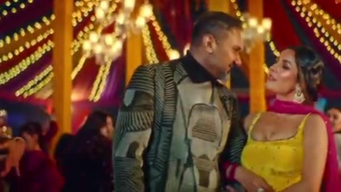 SHEESHE WALI CHUNNI (Video Song) YO YO HONEY SINGH | SHEHNAAZ GILL | GIRIK AMAN | GLORY | BHUSHAN K