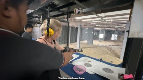 Kick Streamer luplupka tries out some gunrange content in Phuket, Thailand 😂😂