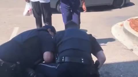 Teen pulls knife on CVS employee, he & crowd insist he did nothing wrong because he's a little boy