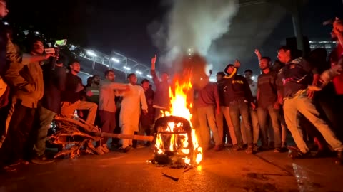 Offices of Bangladesh's top newspapers torched amid protests