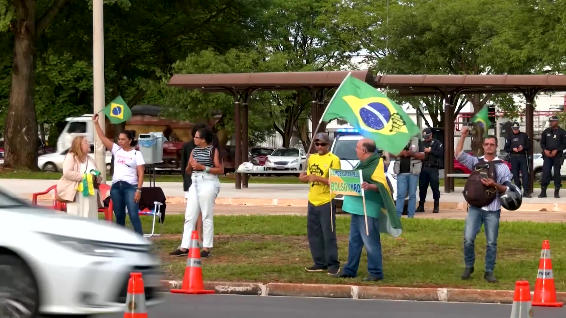Brazils Bolsonaro to start 27-year prison sentence for coup plot