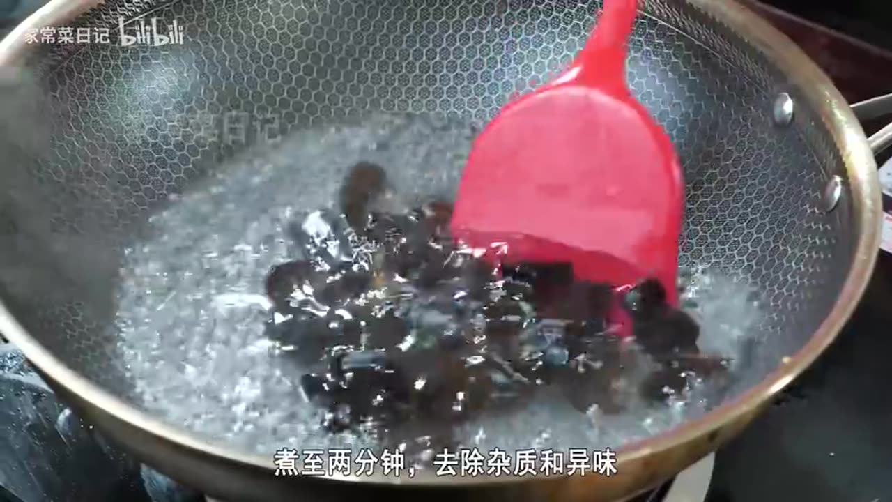 The Biggest Mistake When Stir-Frying Broccoli