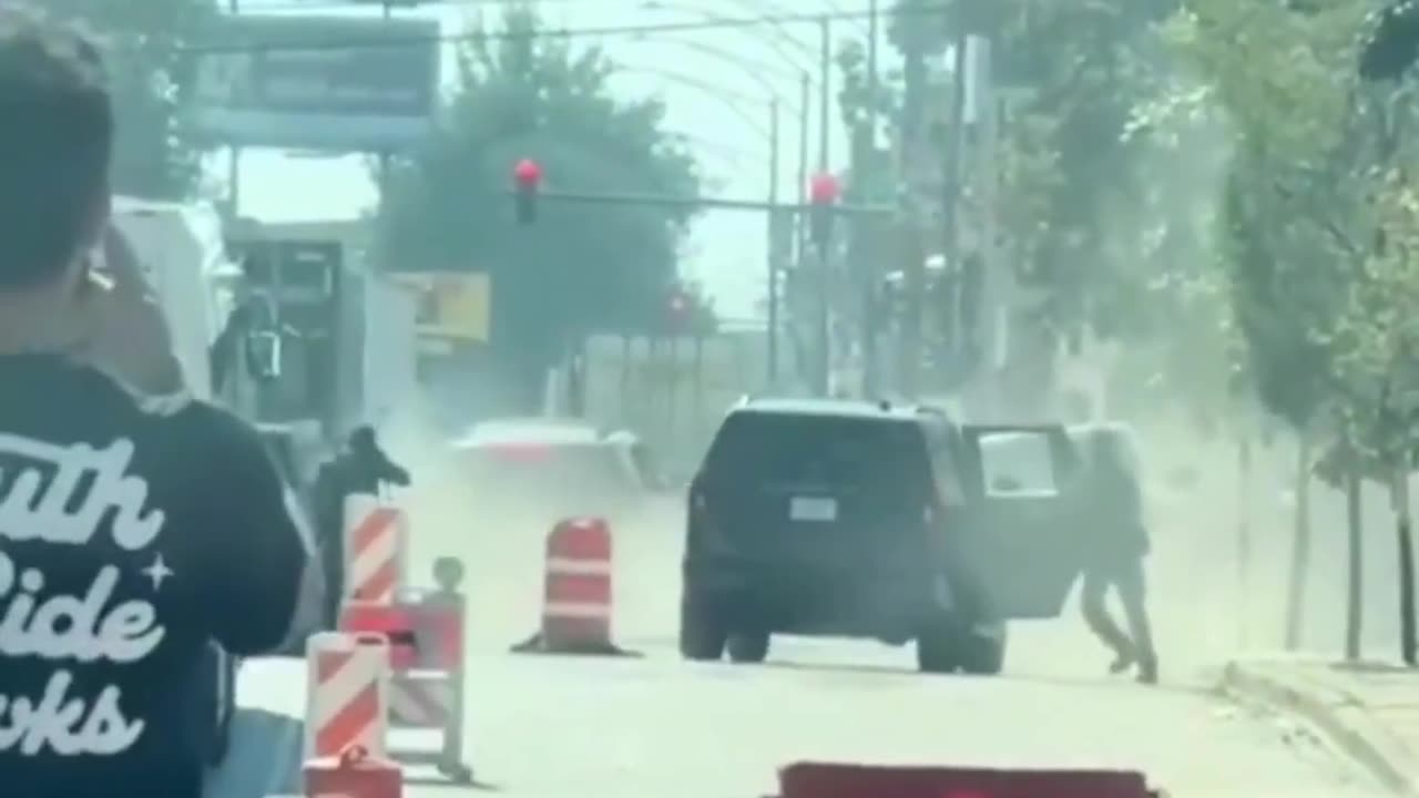 Derrick Evans - 🚨BREAKING： Here’s video of the armed woman shot by DHS in the black ...