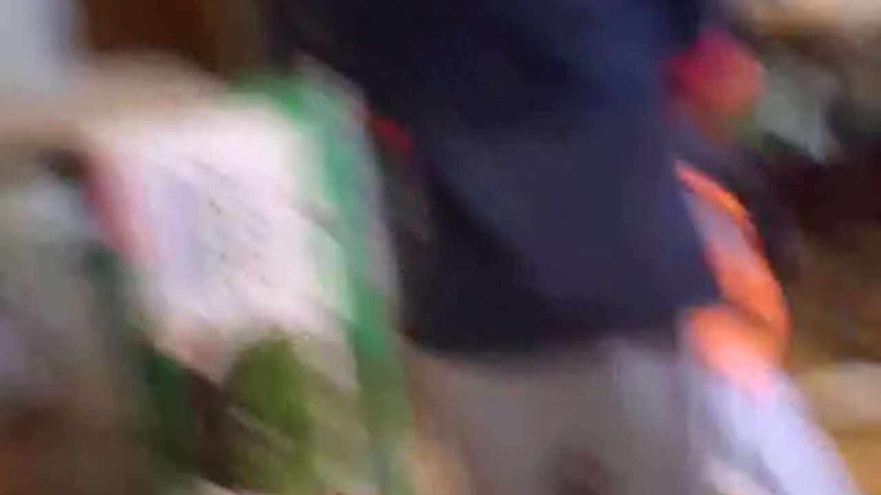 Brief capture of the wrapping paper