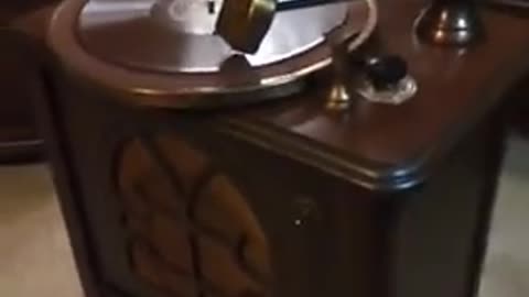 1920's Electric Majestic Phonograph Record Player