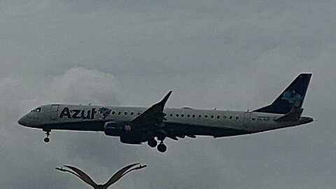 Embraer 195 PR-AXR coming from Tefé to Manaus