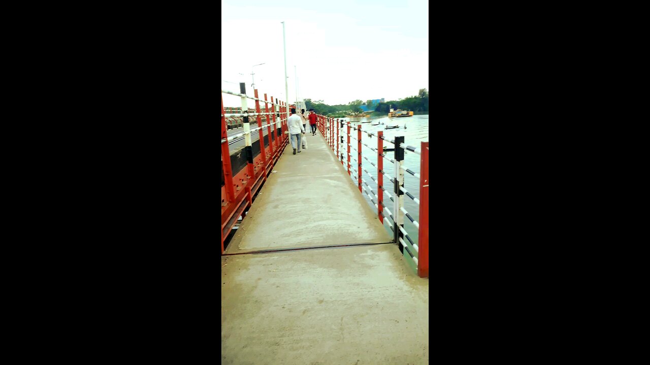 Super Tren সুপার ট্রেন