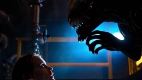 THE ALIEN COMES AGAIN1.