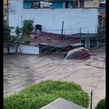 Heavy rainfall causes MASS flooding in Mexico, with rescue operations underway