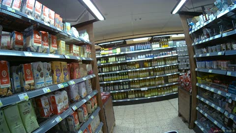 Testar Sportkameran. Inne på Krämaren-Ica. Örebro 18 Nov. 2025