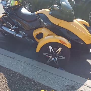 Yellow Can-Am Spyder