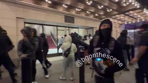 Chaos in LA: Apple Store Looted, Marines Deployed, Stolen iPhones Tracked