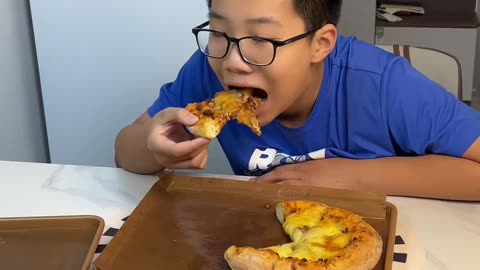 Today I copied Domino's meat sauce pizza.