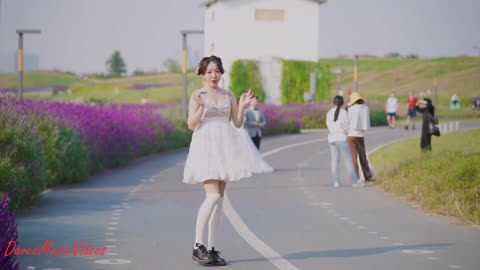 Wings. Silly Love Songs (single version)