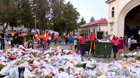 Tributes for victims removed from Bondi Beach