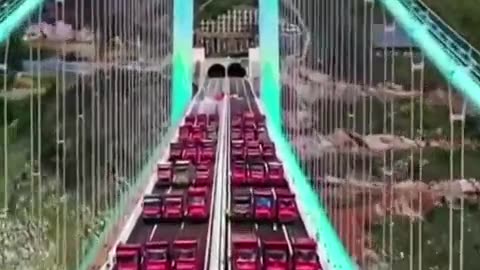 La Cina apre il ponte più alto del mondo al traffico