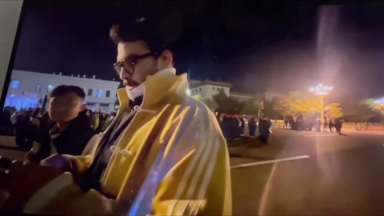 Chinese security police harassed Hasan Piker while he was live streaming in Tiananmen Square.