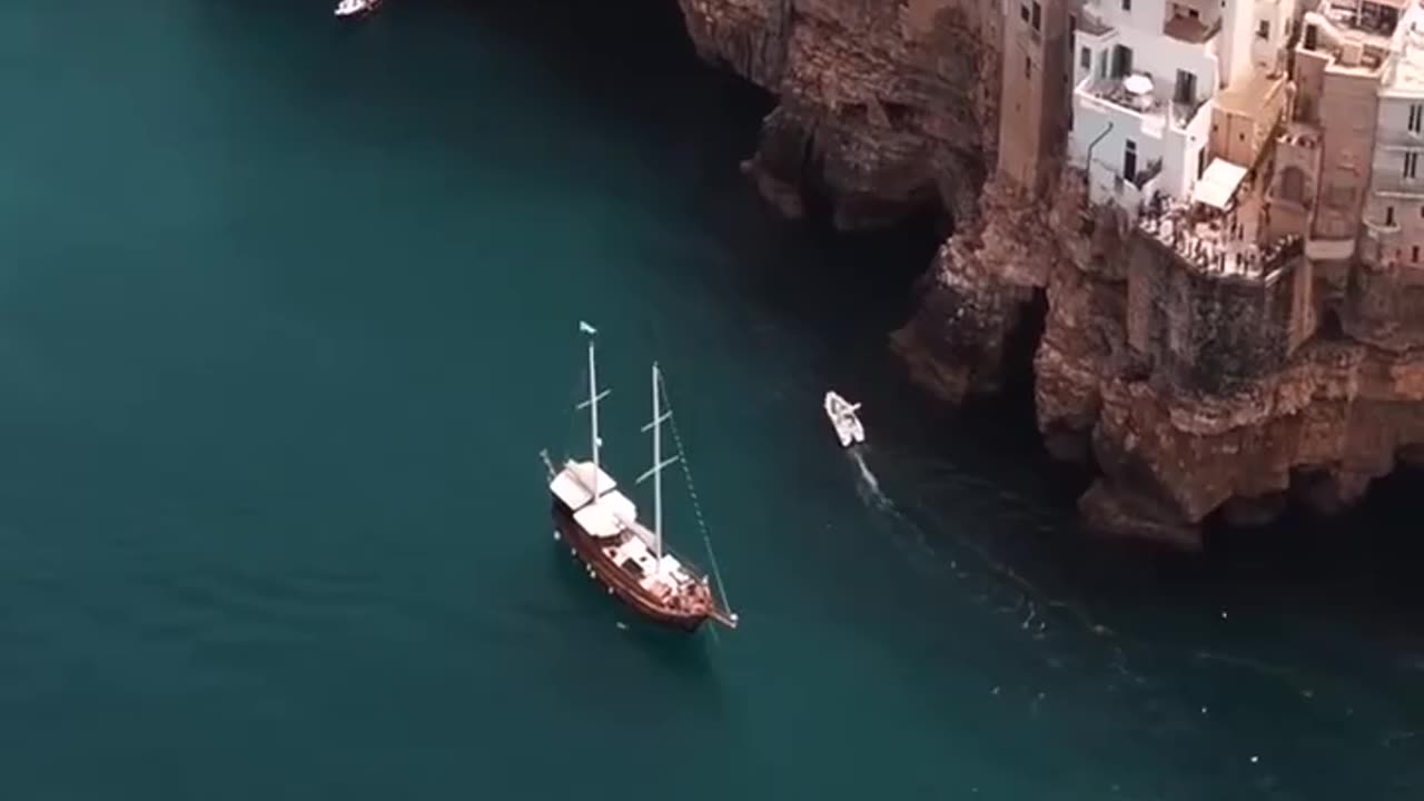 Polignano a Mare is a charming town in Apulia, located on the rocky coast of the Adriatic Sea.