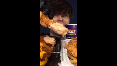 Follow for more ASMR videos🌮🍟 Credits: @themagicmikey #mukbang #asmr #fastfood #asmreating